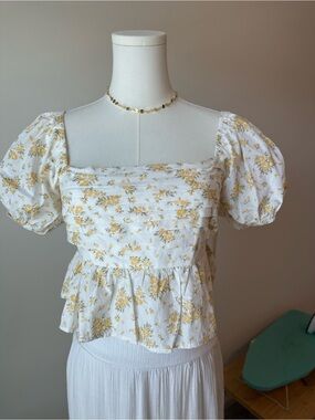 Altar'd State Cream Puff-Sleeve Floral Crop Top in Yellow